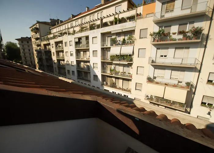 Amazing Attic Max 10 People With Parking & Wifi, Near To 3 Tram Lines And To The Metro - Well Connected To Airports And To The Train Station